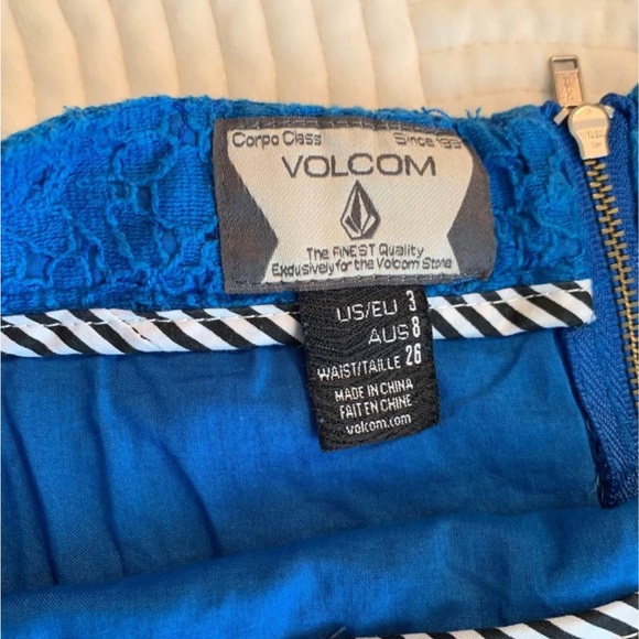 EUC Volcom Skirt - Picture 3 of 6